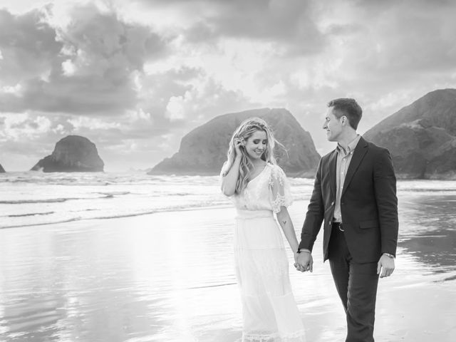 Drake and Audrey&apos;s Wedding in Cannon Beach, Oregon 17