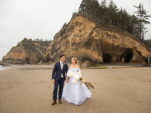 Drake and Audrey&apos;s Wedding in Cannon Beach, Oregon 48