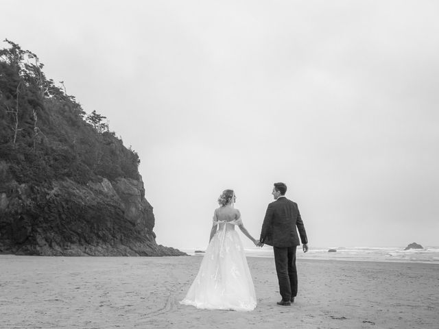 Drake and Audrey&apos;s Wedding in Cannon Beach, Oregon 51