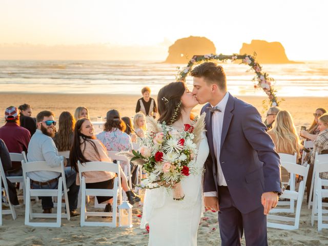 Clayton and Bayleigh&apos;s Wedding in Rockaway Beach, Oregon 1