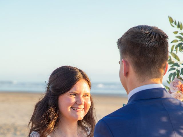 Clayton and Bayleigh&apos;s Wedding in Rockaway Beach, Oregon 19