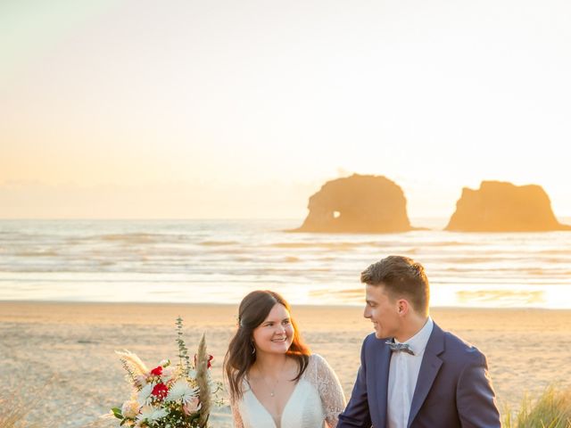Clayton and Bayleigh&apos;s Wedding in Rockaway Beach, Oregon 28