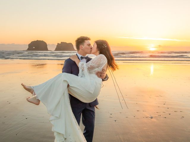 Clayton and Bayleigh&apos;s Wedding in Rockaway Beach, Oregon 39
