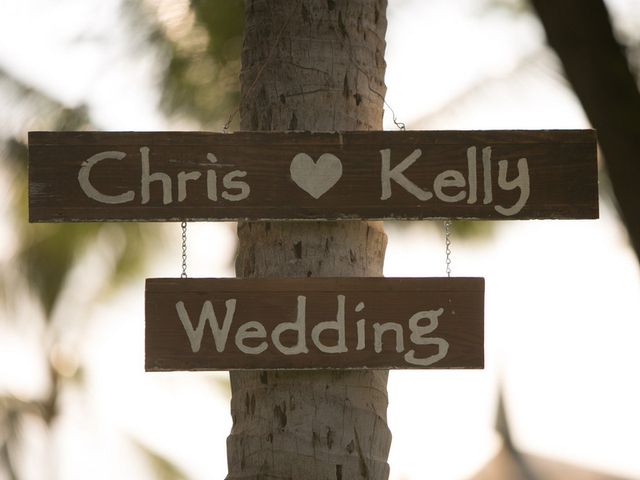 Kelly and Chris&apos;s wedding in Hawaii 5