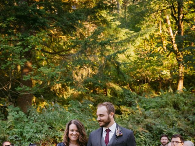 Joelle and Joel&apos;s Wedding in Bridal Veil, Oregon 31