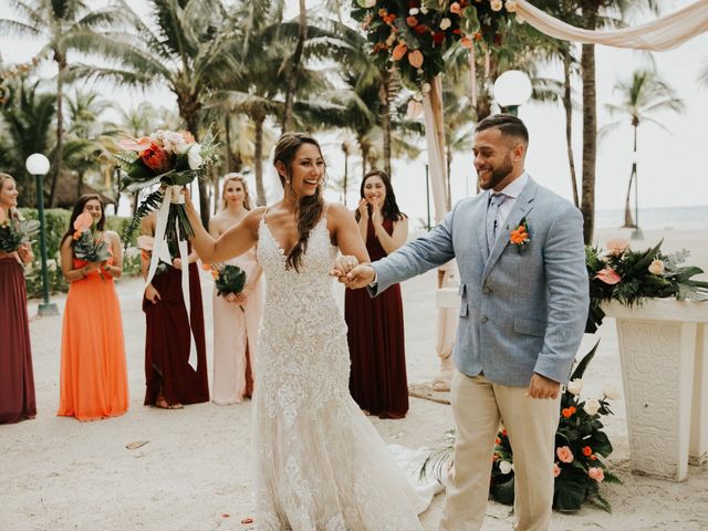Carlos and Sara&apos;s Wedding in Cancun, Mexico 15
