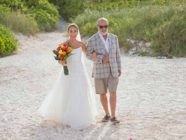 Michael and Alex&apos;s Wedding in Harbour Island, Bahamas 10