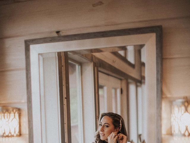 Noah and Haley&apos;s Wedding in Pigeon Forge, Tennessee 3