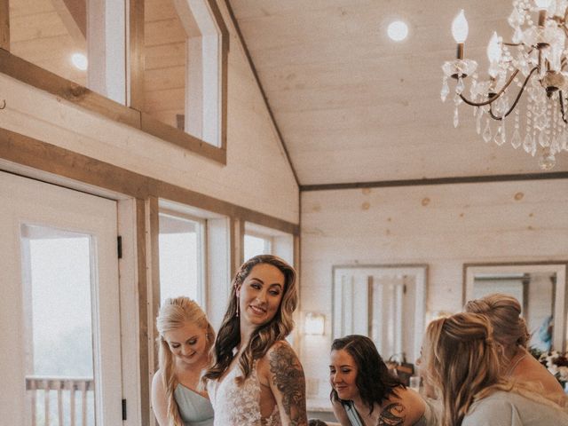 Noah and Haley&apos;s Wedding in Pigeon Forge, Tennessee 4