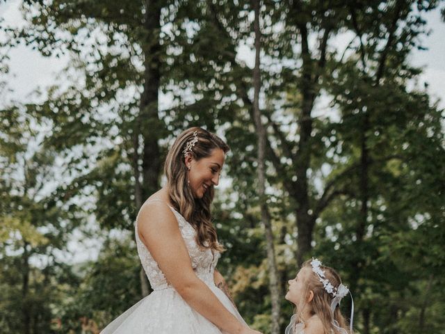 Noah and Haley&apos;s Wedding in Pigeon Forge, Tennessee 5