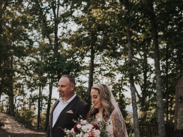 Noah and Haley&apos;s Wedding in Pigeon Forge, Tennessee 6