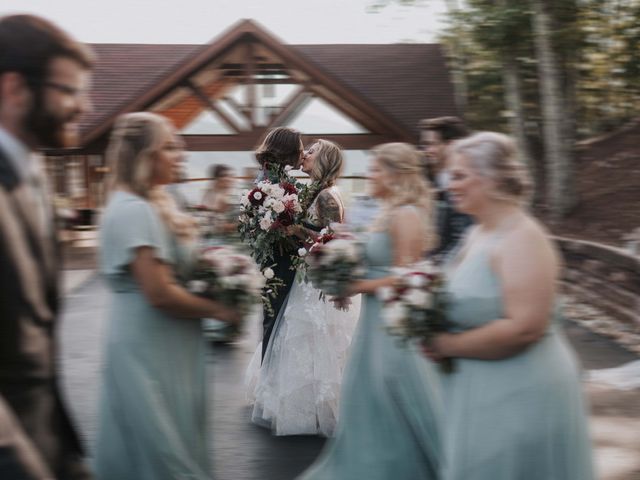 Noah and Haley&apos;s Wedding in Pigeon Forge, Tennessee 20