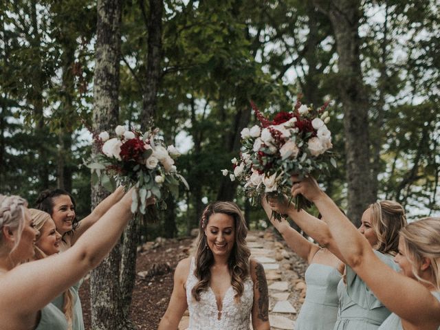 Noah and Haley&apos;s Wedding in Pigeon Forge, Tennessee 23