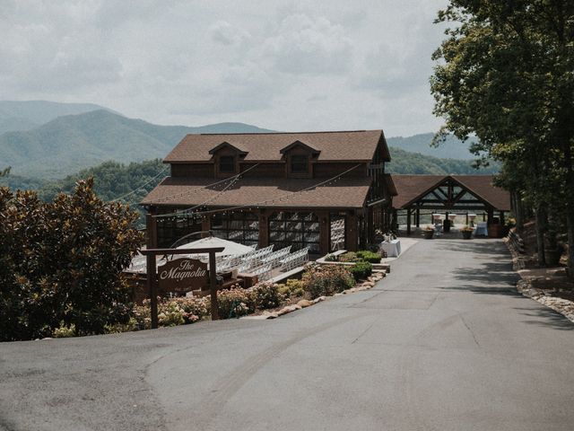 Noah and Haley&apos;s Wedding in Pigeon Forge, Tennessee 33