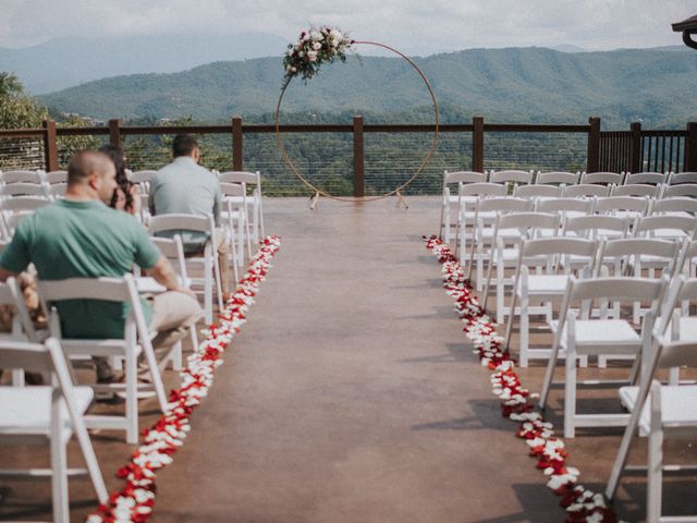 Noah and Haley&apos;s Wedding in Pigeon Forge, Tennessee 35