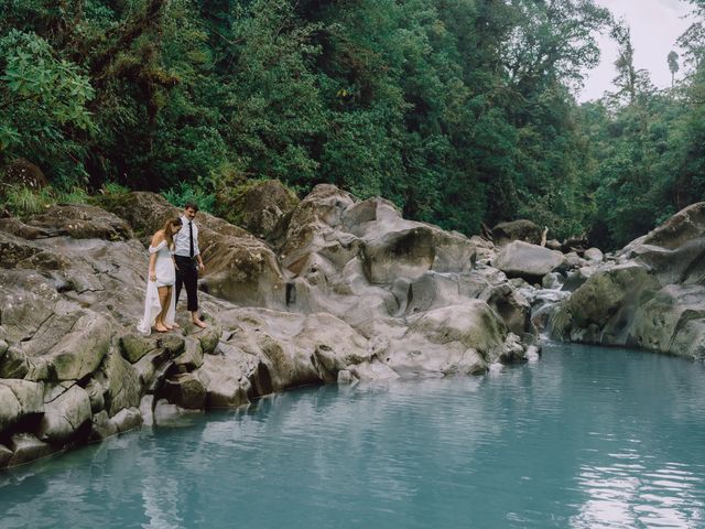 Johanna and Jeremy&apos;s Wedding in La Fortuna de San Carlos, Costa Rica 11