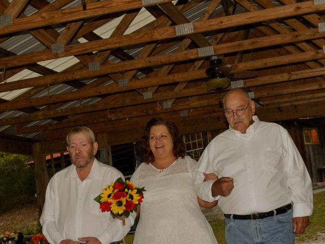 Lee and Jessica&apos;s Wedding in Parkers Lake, Kentucky 20