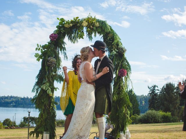 Marc and Hana&apos;s Wedding in Bainbridge Island, Washington 10
