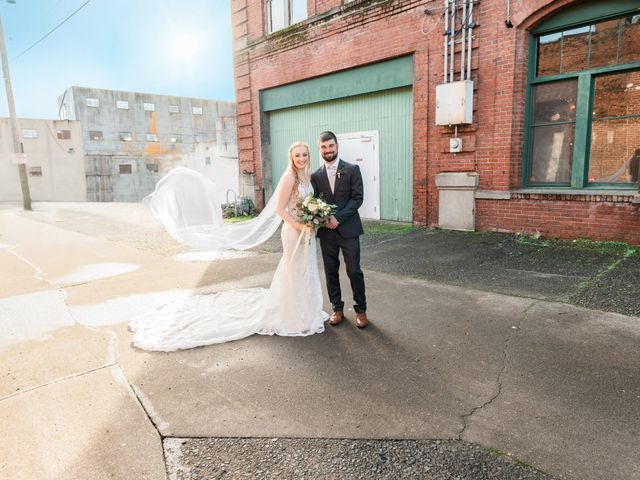 Daniel and Emily&apos;s Wedding in Chehalis, Washington 31