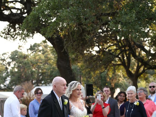 Jennifer and Johnny&apos;s Wedding in San Antonio, Texas 27