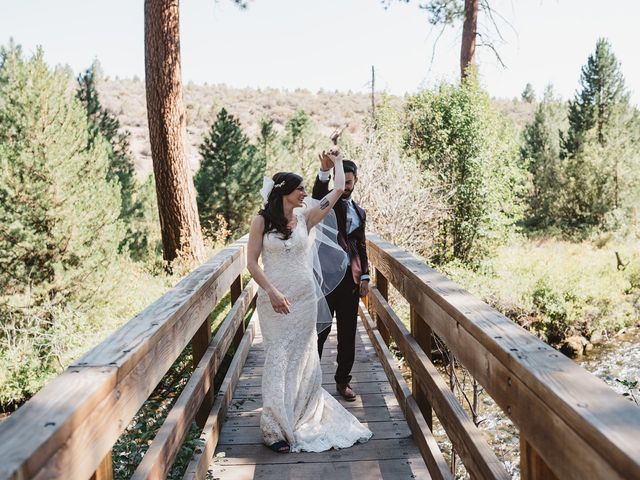 Connor and Olivia&apos;s Wedding in Bend, Oregon 15