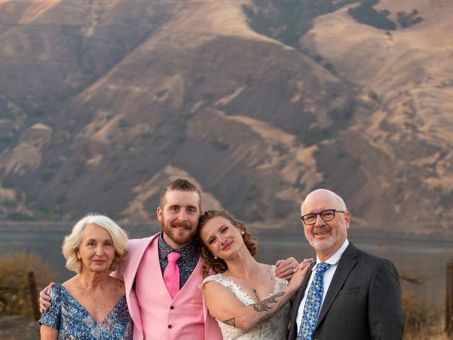 Dustin and Erika&apos;s Wedding in The Dalles, Oregon 109