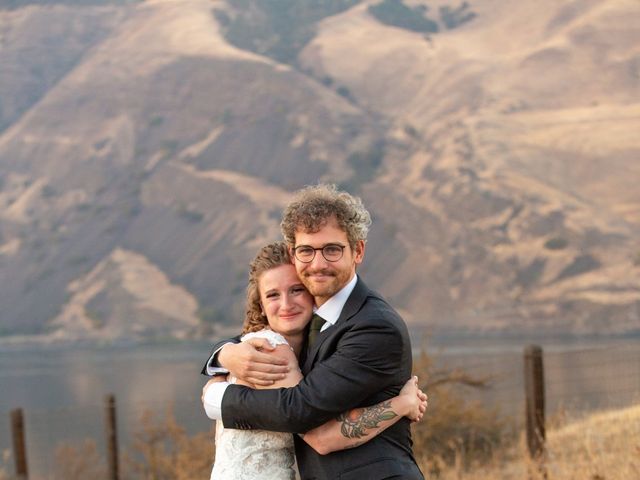 Dustin and Erika&apos;s Wedding in The Dalles, Oregon 112