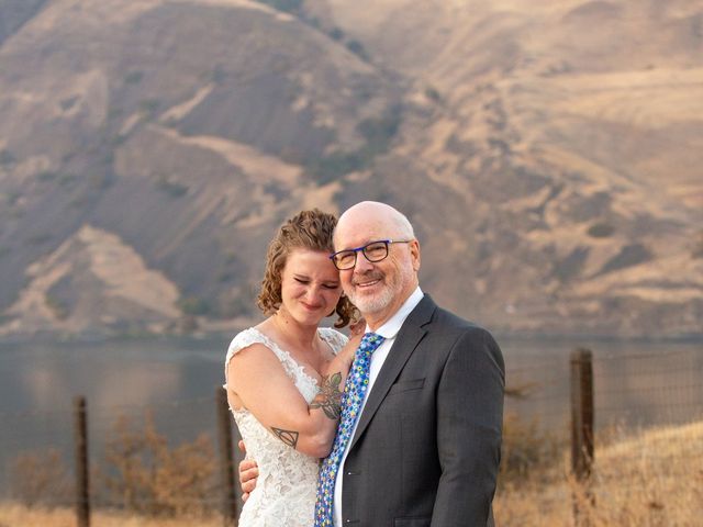 Dustin and Erika&apos;s Wedding in The Dalles, Oregon 116