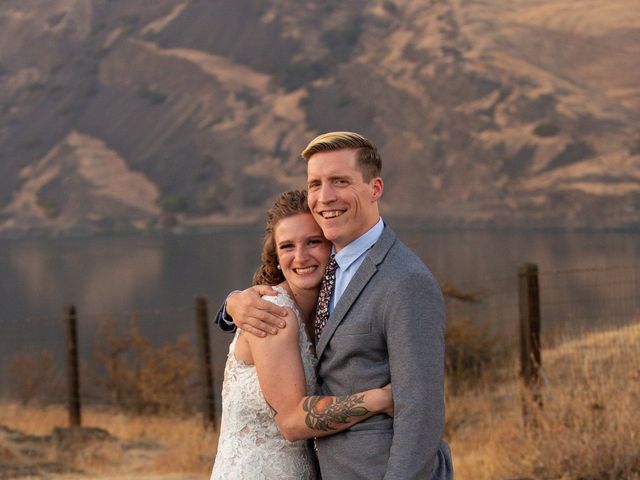 Dustin and Erika&apos;s Wedding in The Dalles, Oregon 126