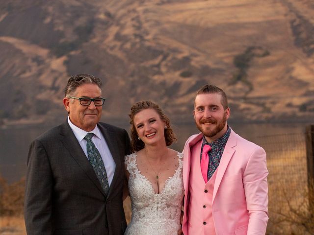 Dustin and Erika&apos;s Wedding in The Dalles, Oregon 141
