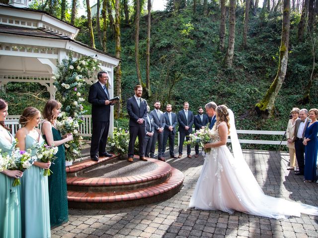 Jordan and Lindsay&apos;s Wedding in Oregon City, Oregon 27