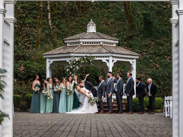 Jordan and Lindsay&apos;s Wedding in Oregon City, Oregon 52