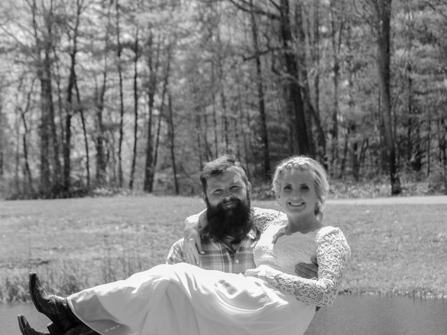 Brian and Tiffany&apos;s Wedding in Williamsburg, Kentucky 91