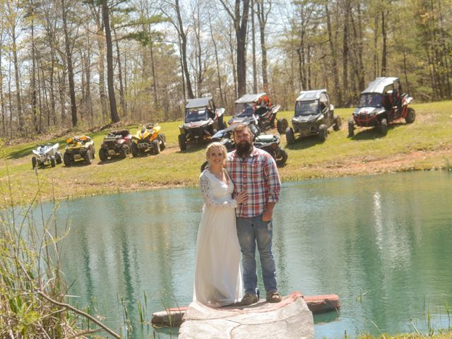 Brian and Tiffany&apos;s Wedding in Williamsburg, Kentucky 106