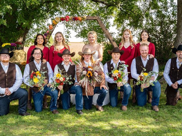 Autumn and Kody&apos;s Wedding in Dexter, Minnesota 5
