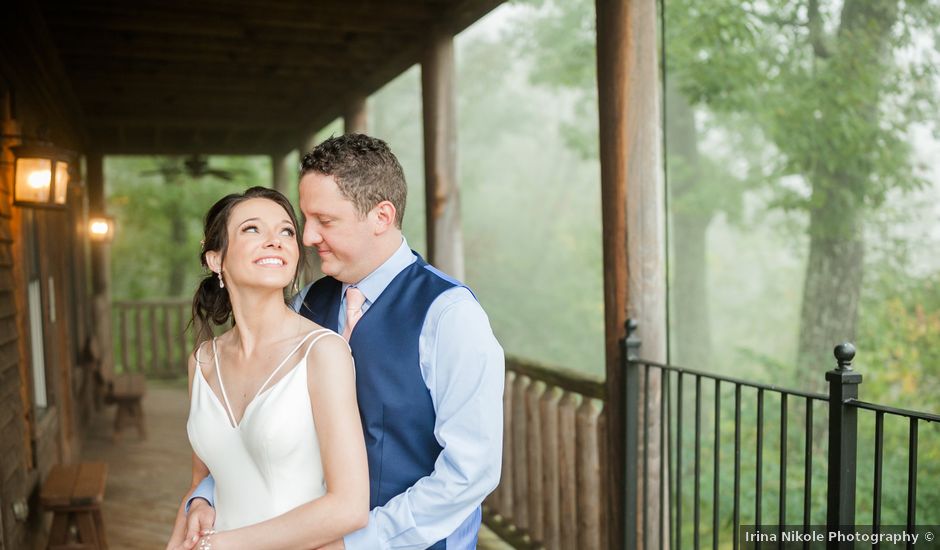 Megan and Jay's Wedding in Sevierville, Tennessee