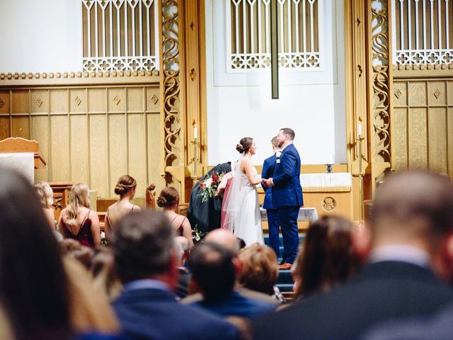 Madison and Scott&apos;s Wedding in Des Moines, Iowa 11