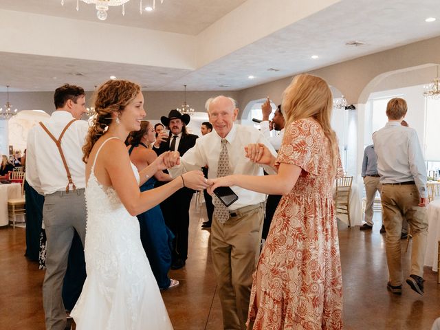 Carley and Sean&apos;s Wedding in Hermann, Missouri 19