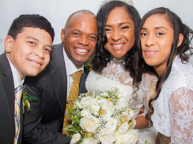 Christileen and Robert&apos;s Wedding in Yonkers, New York 4