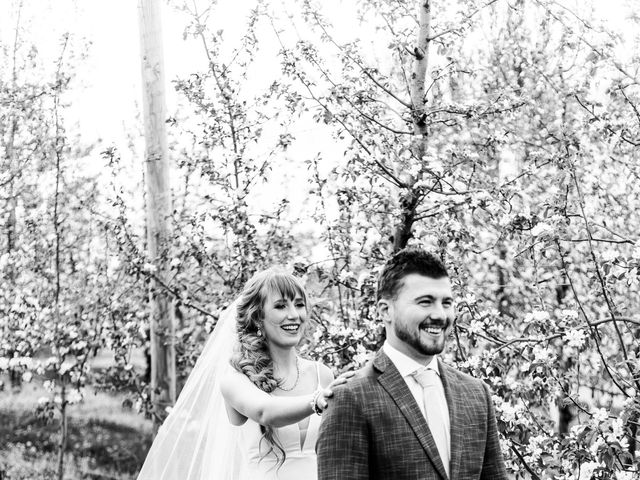 Nick and Haley&apos;s Wedding in La Crescent, Minnesota 6