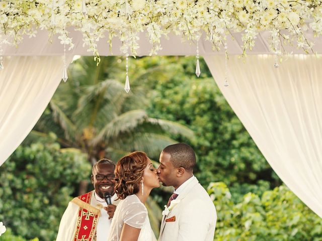Roshal and Zwade&apos;s wedding in Jamaica 14