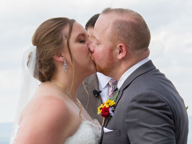 Allyson and Tristan&apos;s Wedding in Tannersville, Pennsylvania 31
