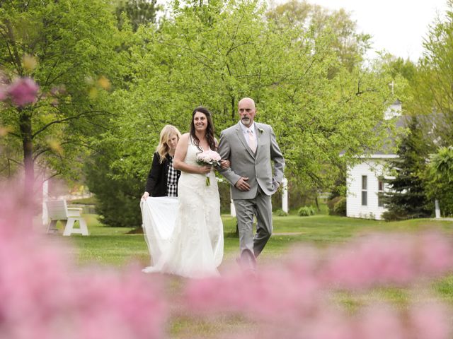 Gerrid and Alyssa&apos;s Wedding in Fennville, Michigan 6