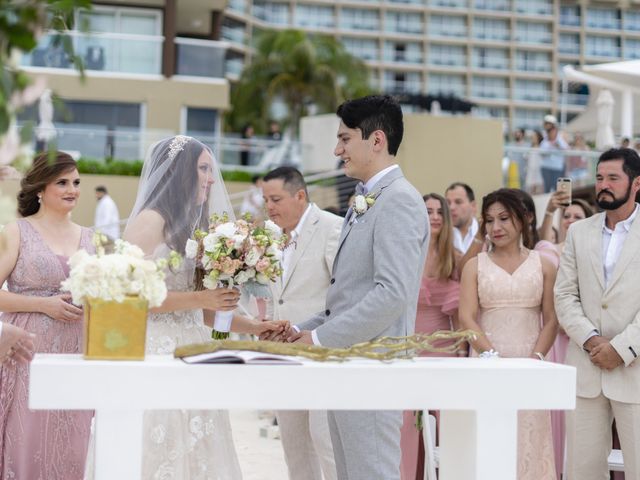 Marcelo and Vania's Wedding in Cancun, Mexico 10