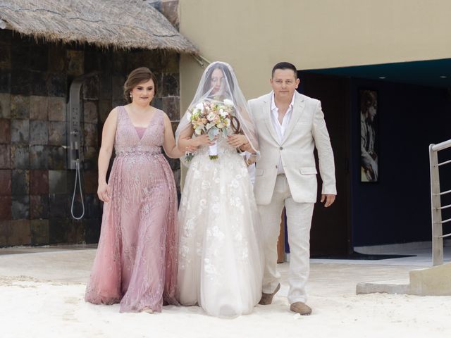 Marcelo and Vania's Wedding in Cancun, Mexico 12