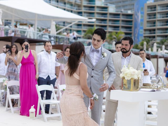Marcelo and Vania's Wedding in Cancun, Mexico 13
