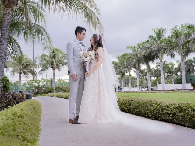 Marcelo and Vania's Wedding in Cancun, Mexico 20