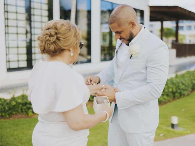 Oscar and Flordaliza&apos;s Wedding in Punta Cana, Dominican Republic 32