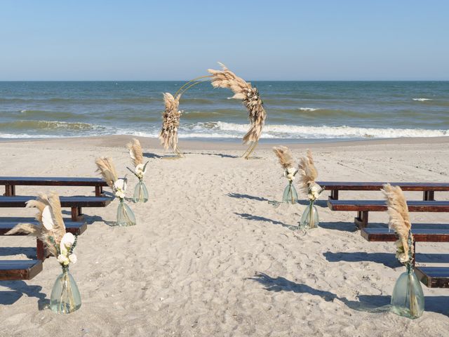 Che and Kristi&apos;s Wedding in Pawleys Island, South Carolina 20