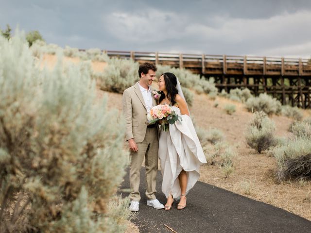 Andrew and Iris&apos;s Wedding in Bend, Oregon 14